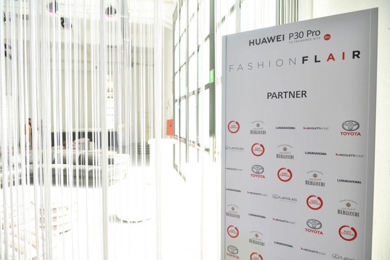 LFM Group per Huawei 2019 foto 10 - Stage design for events - by Artes Group International